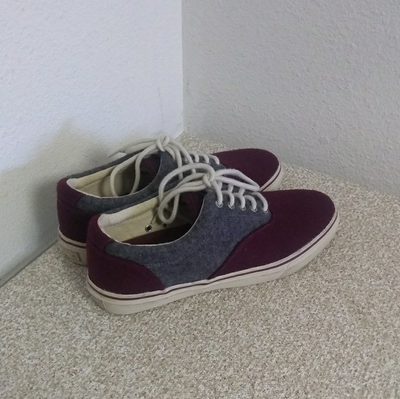 Sperry Top-Sider Burgundy Gray Casual Sneakers. - Picture 4 of 5